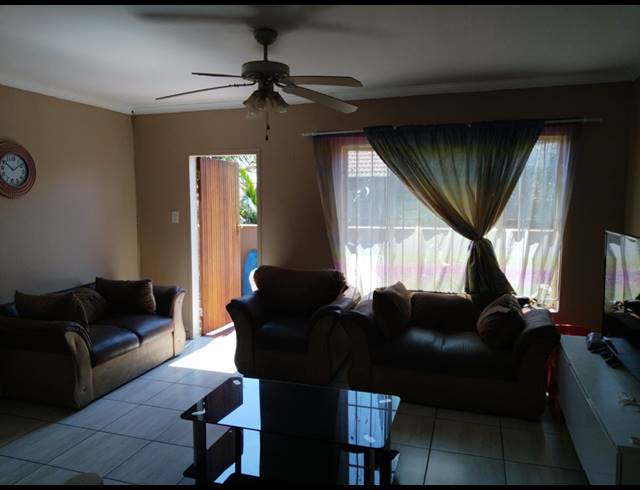 2 BEDROOM TOWNHOUSE FOR SALE IN EDEN GLEN